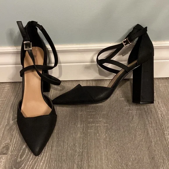 Spring Heels - Picture 2 of 2